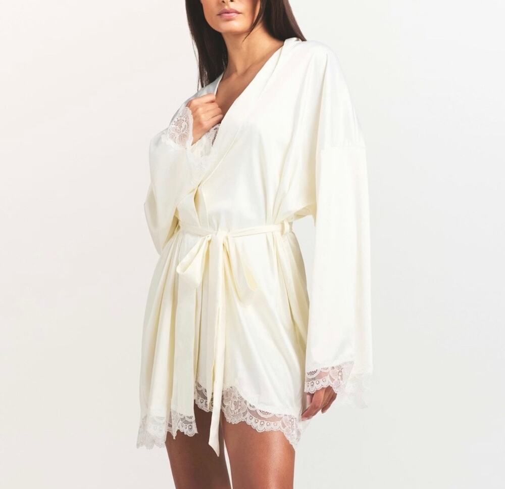 XL SKIMS HOTEL SHINE LACE ROBE NWT